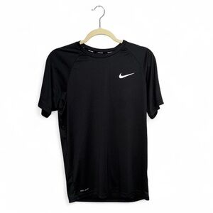 Nike Men’s Black Swim Dri-Fit Lightweight Short Sleeve Shirt Size Small